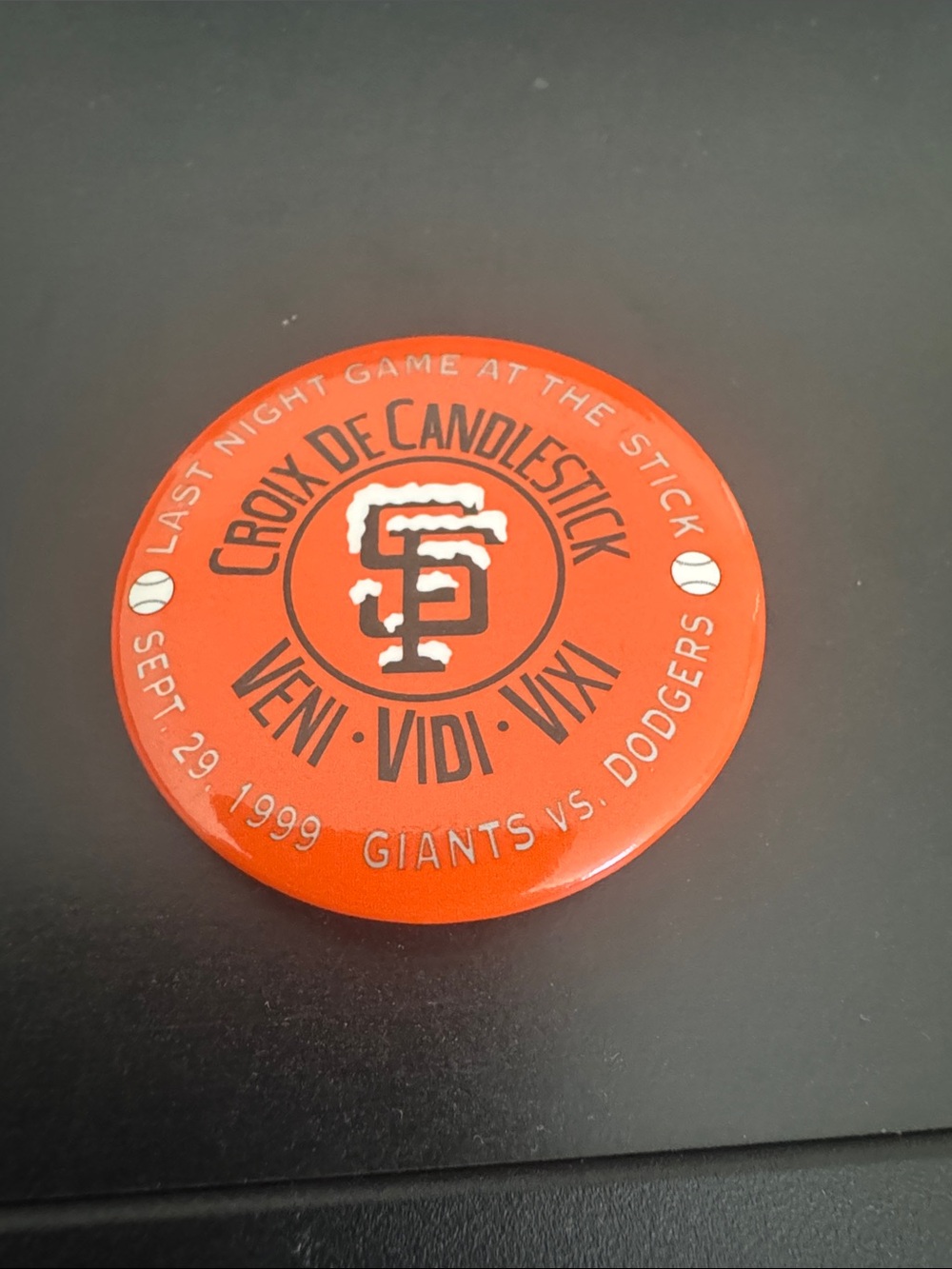 VTG San Francisco Giants Croix De Candlestick Button 1999 v. Dodgers MLB